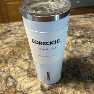 NWT Corkcicle Tumbler 24 Oz. Works For Hot or Cold